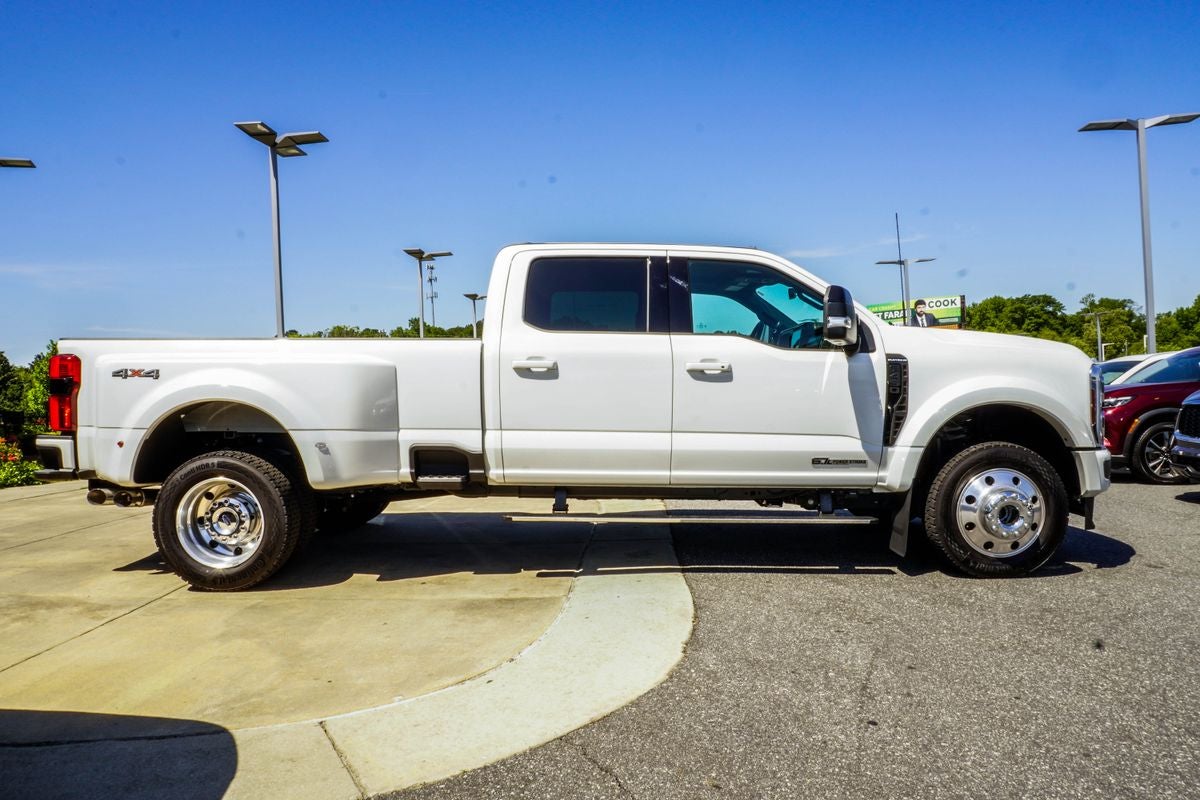 2025 Ford F-450SD Platinum DRW