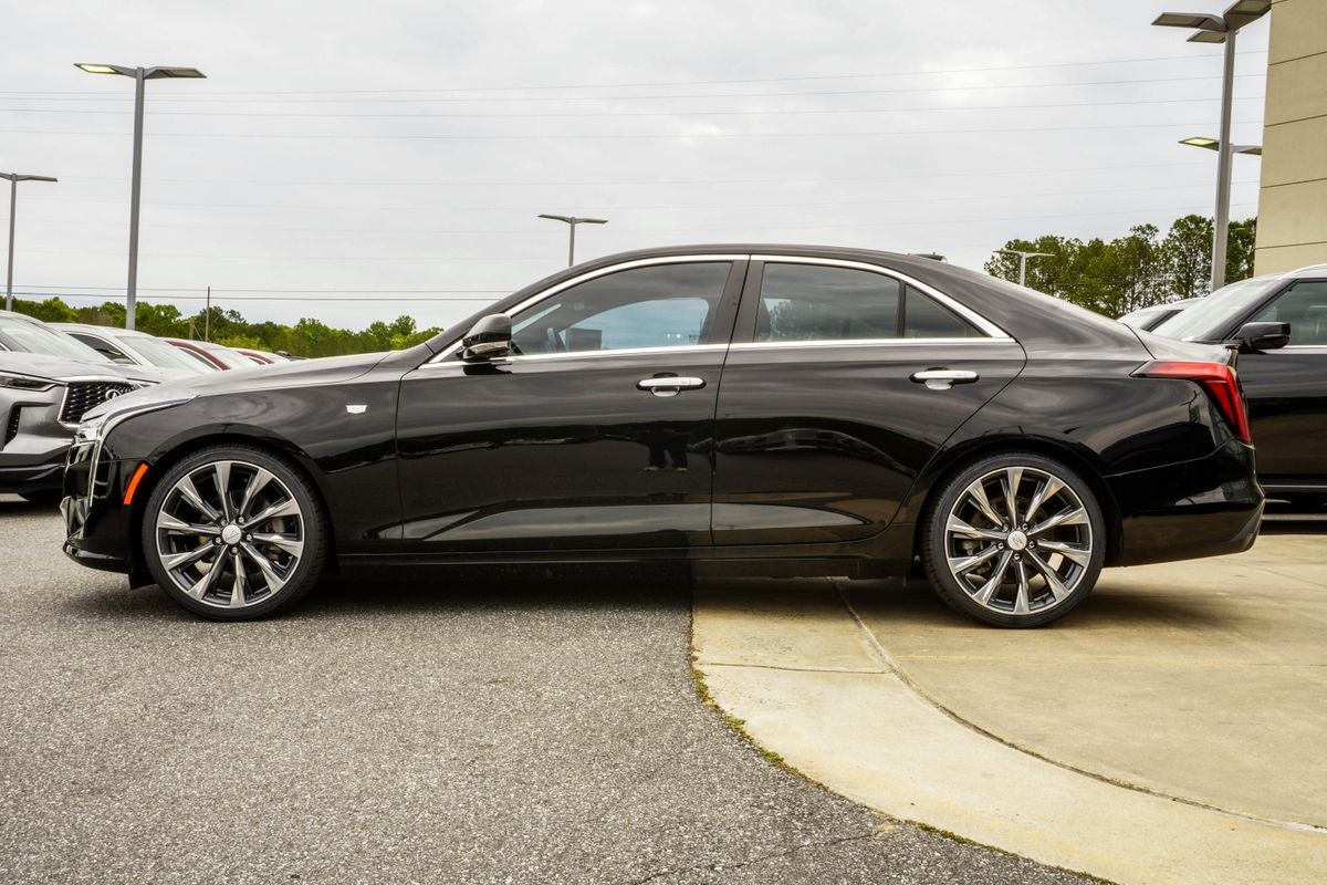 2022 Cadillac CT4 Luxury
