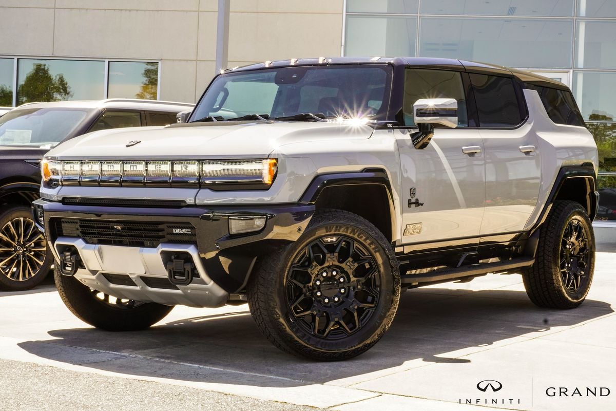 2025 GMC Hummer EV 2X SUV's photo