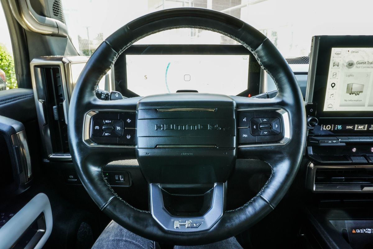 2025 GMC Hummer EV SUV 2X
