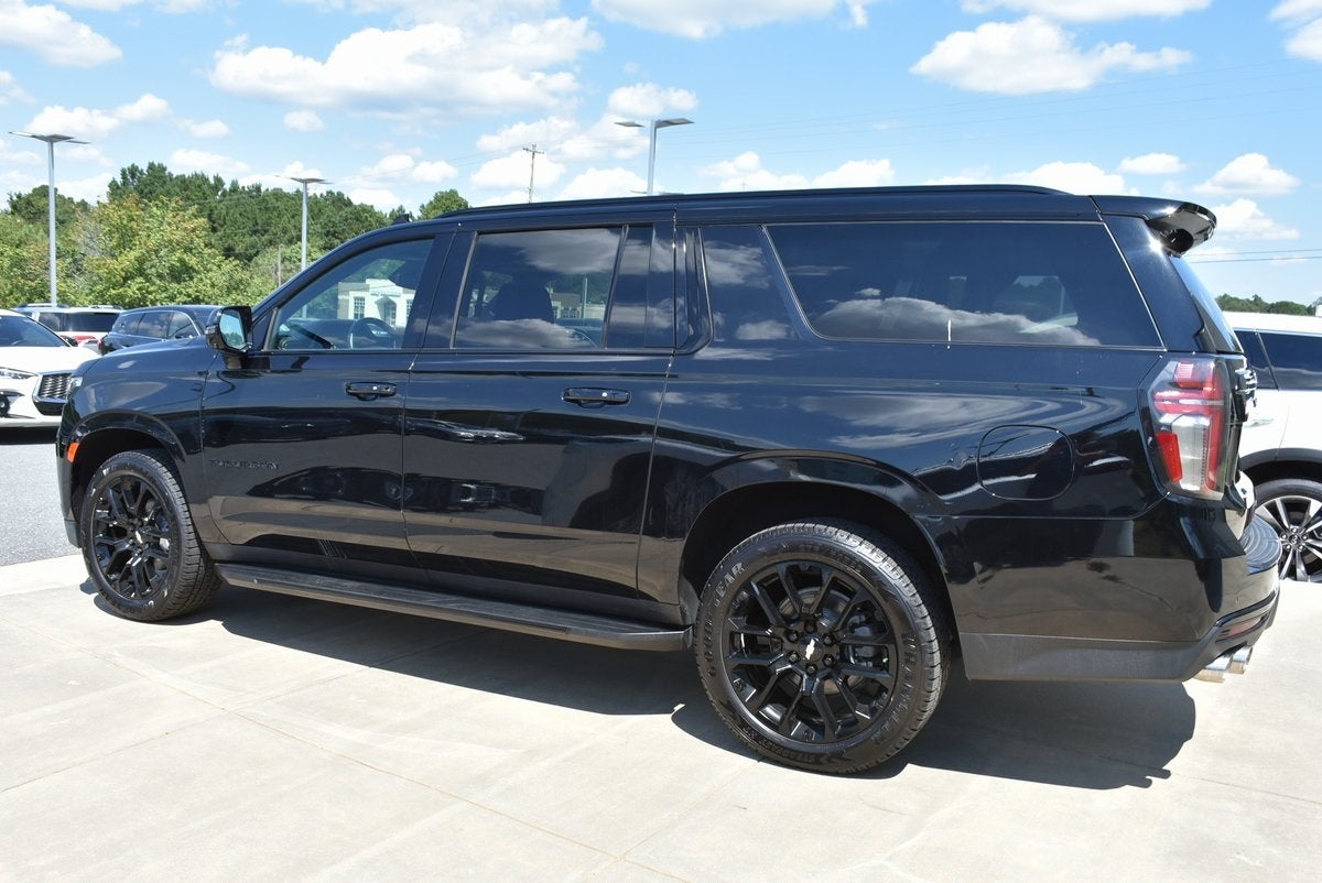 2023 Chevrolet Suburban RST