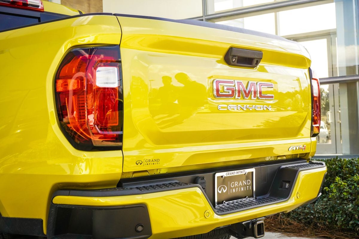 2023 GMC Canyon AT4