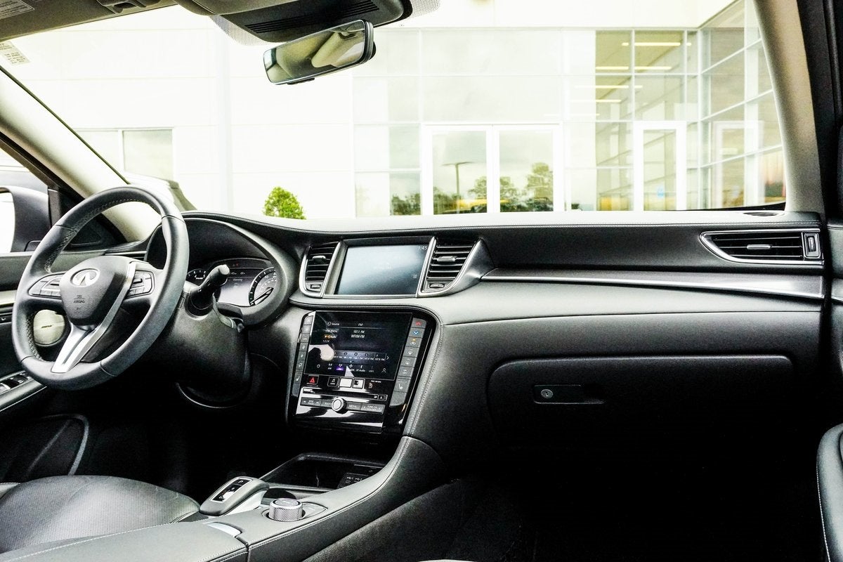 2023 INFINITI QX50 LUXE