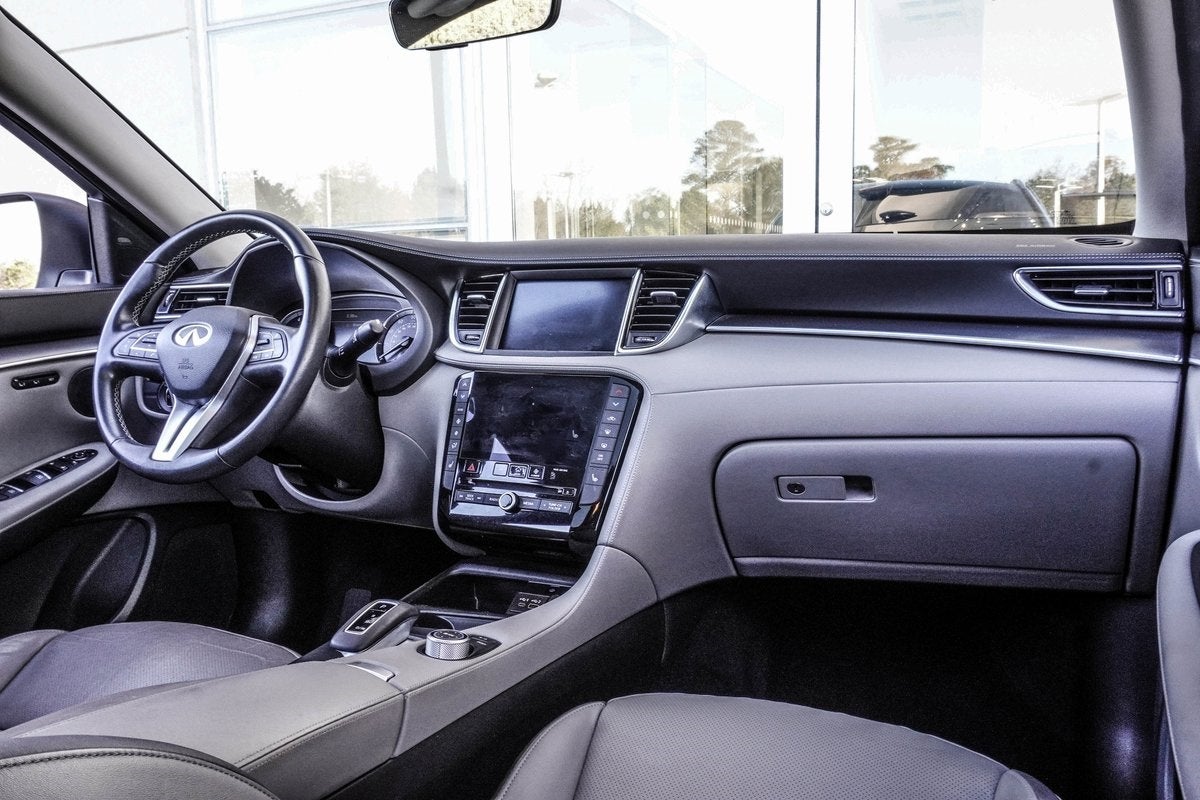 2023 INFINITI QX50 LUXE