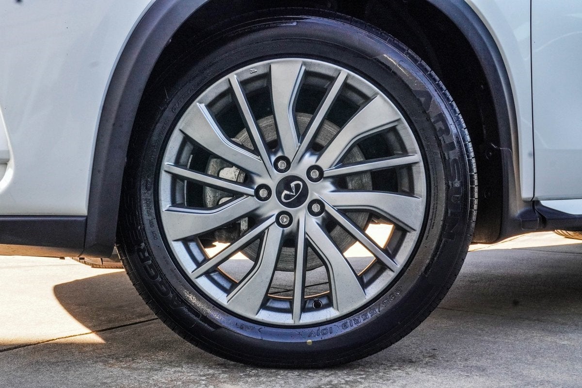 2023 INFINITI QX50 LUXE