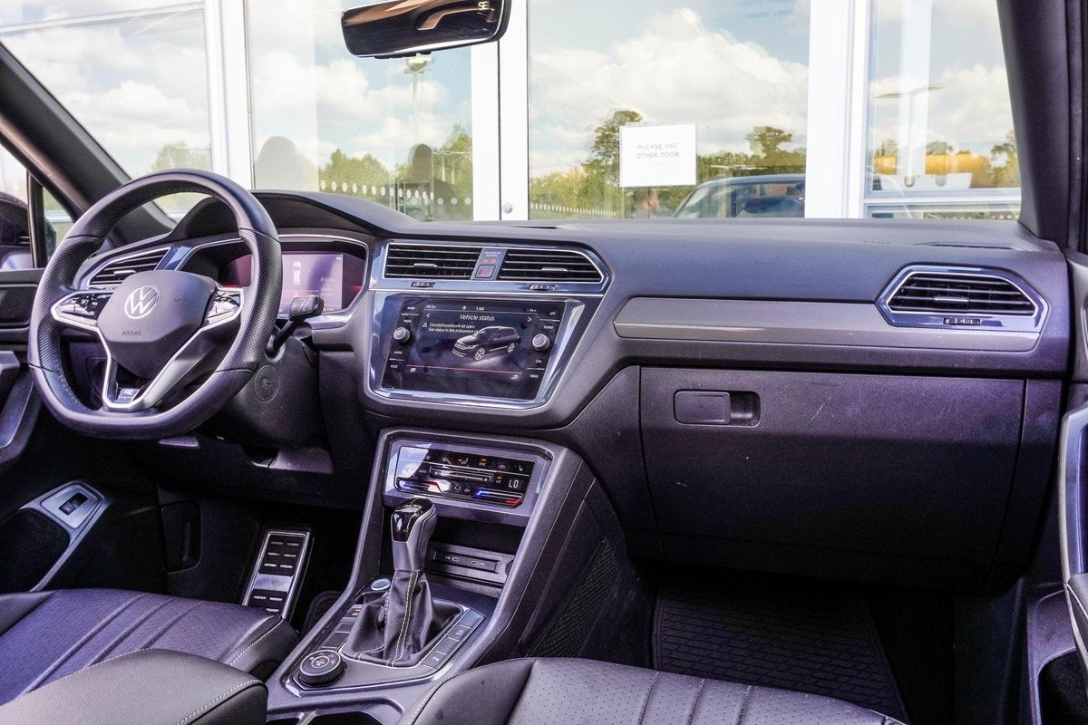 2022 Volkswagen Tiguan 2.0T SE R-Line Black