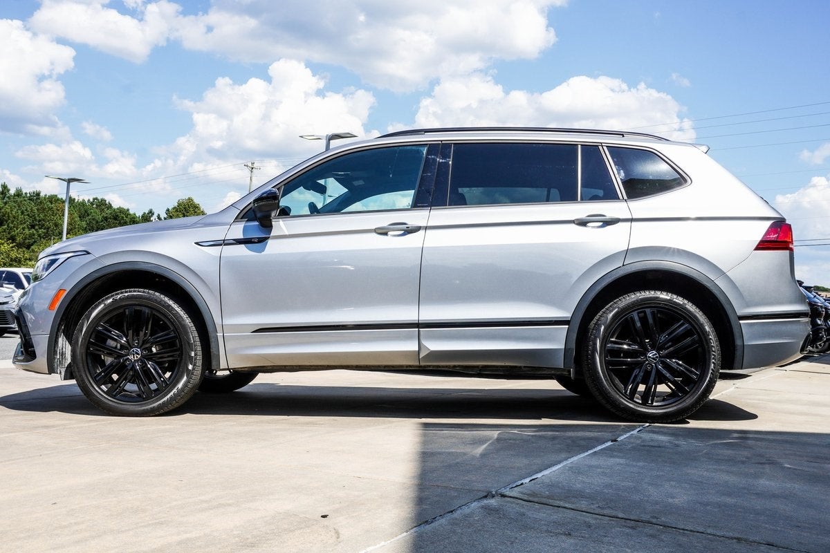 2022 Volkswagen Tiguan 2.0T SE R-Line Black