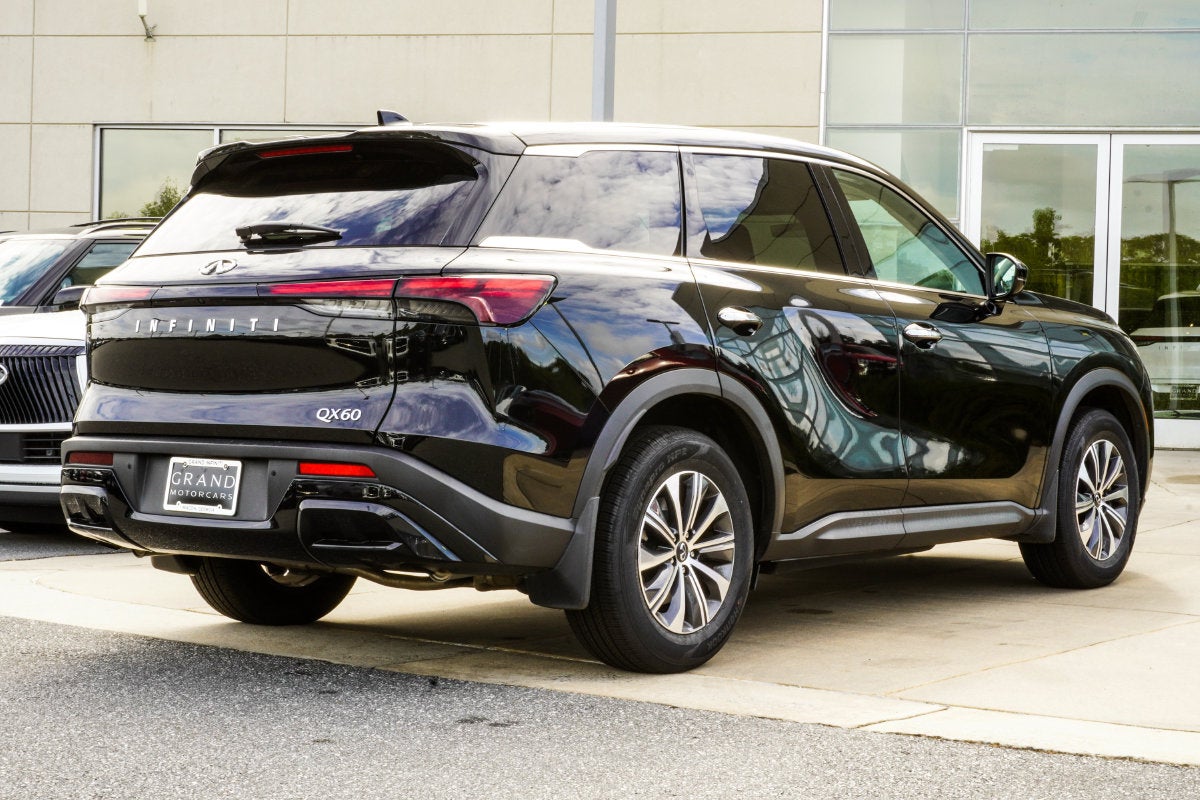 2025 INFINITI QX60 PURE