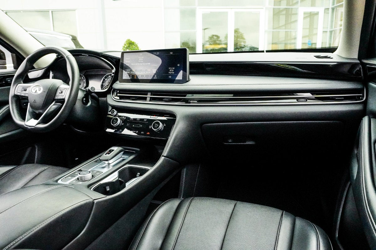 2025 INFINITI QX60 PURE