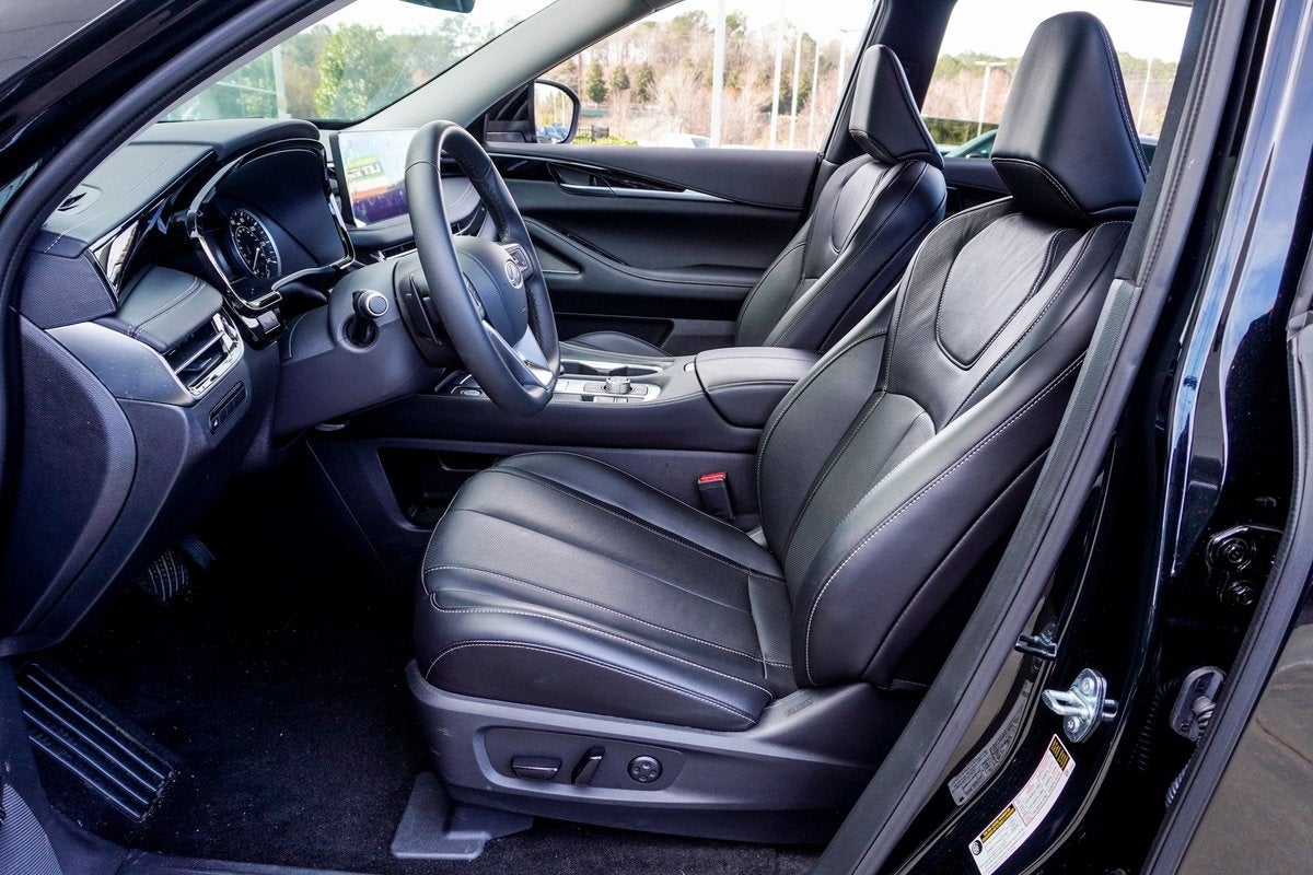 2025 INFINITI QX60 PURE