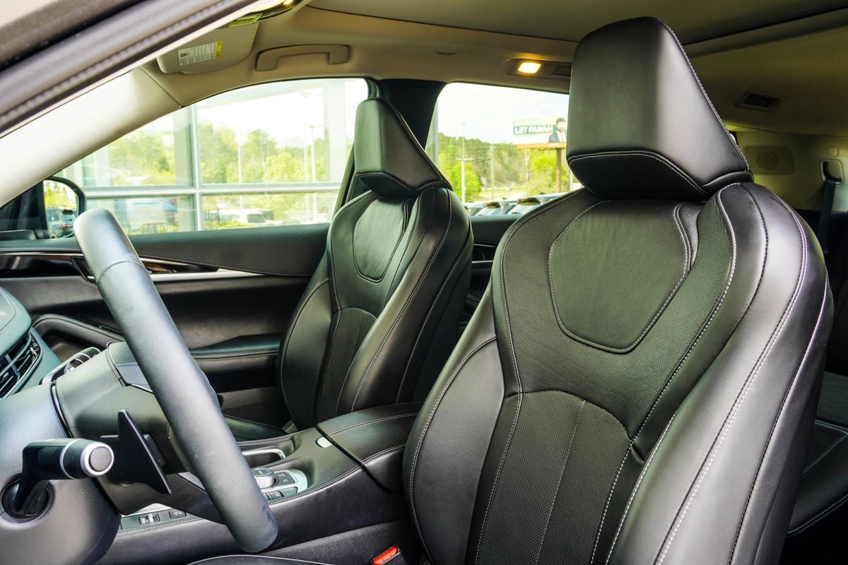 2025 INFINITI QX60 PURE