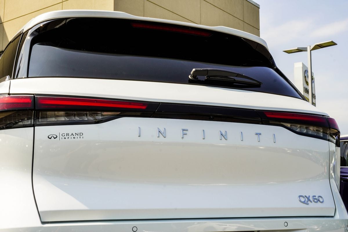 2027 INFINITI QX60 LUXE