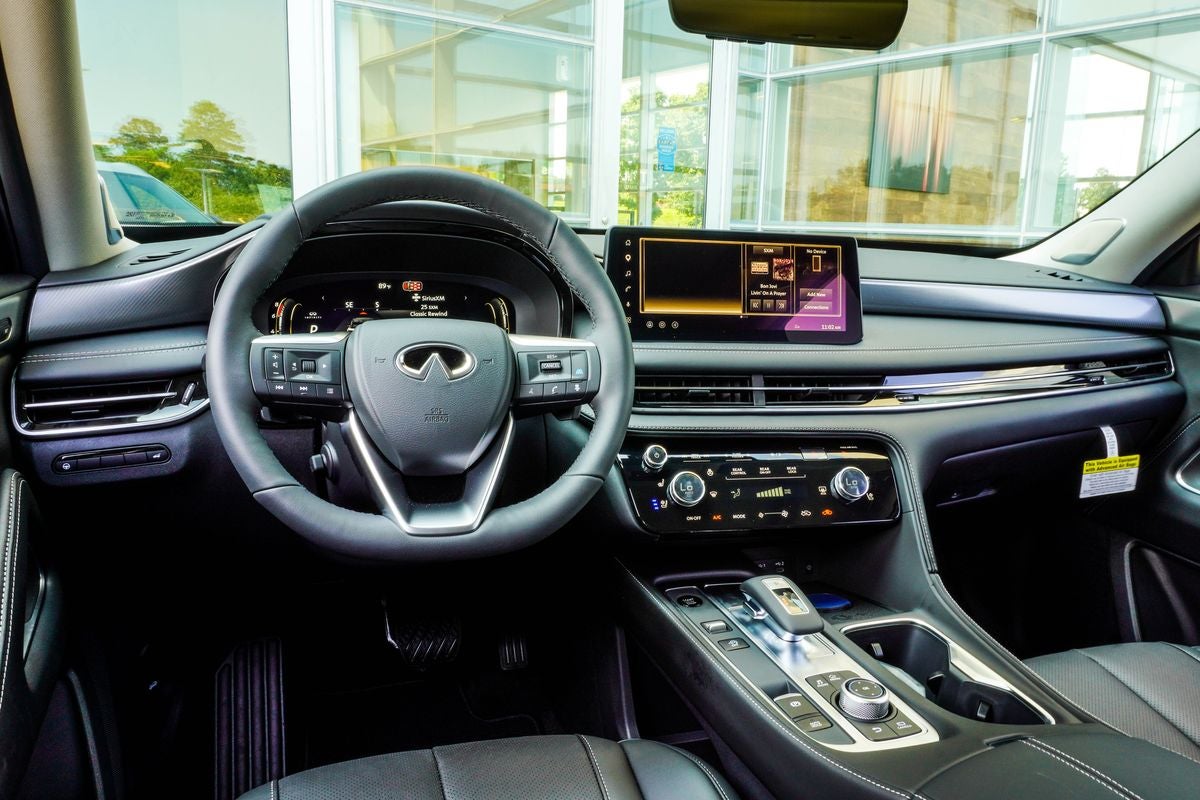 2027 INFINITI QX60 LUXE