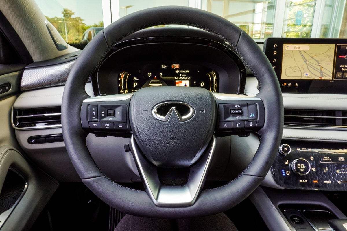 2027 INFINITI QX60 LUXE