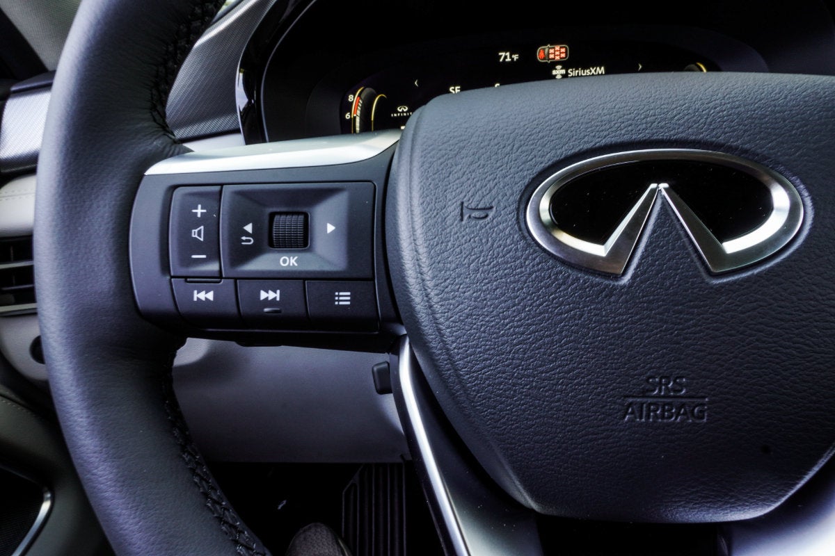 2027 INFINITI QX60 LUXE