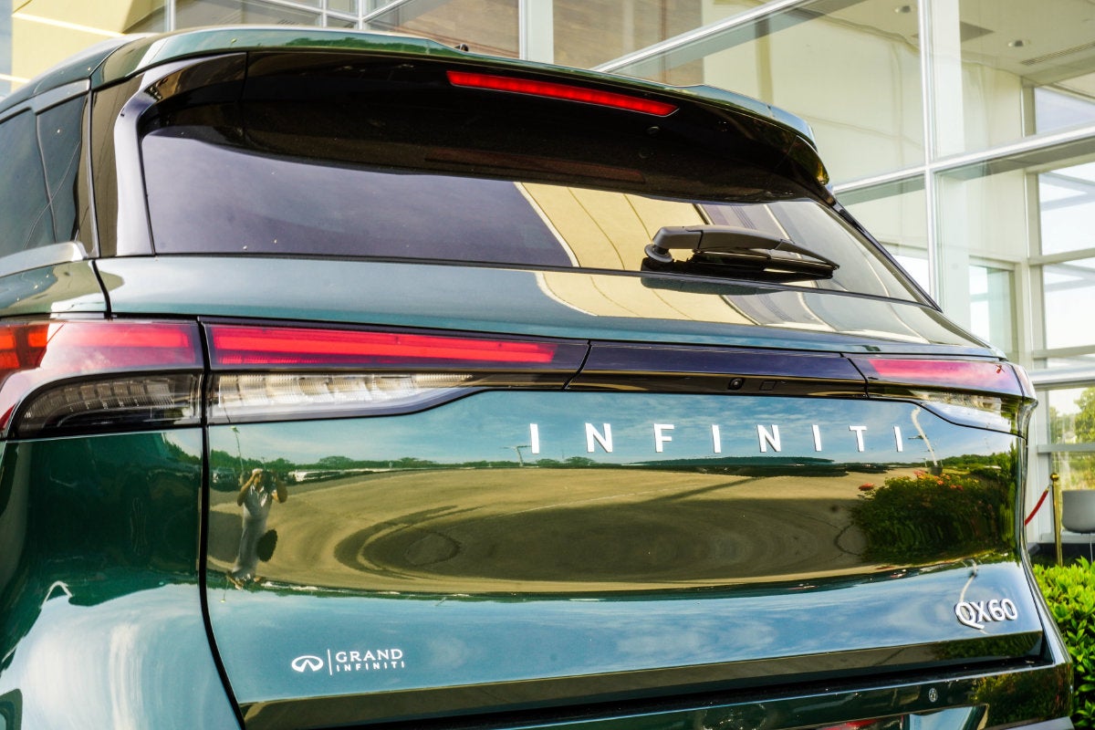 2027 INFINITI QX60 LUXE