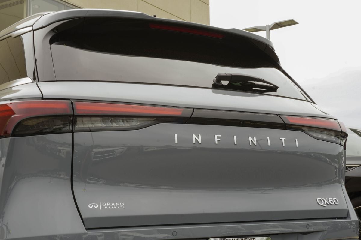 2027 INFINITI QX60 LUXE