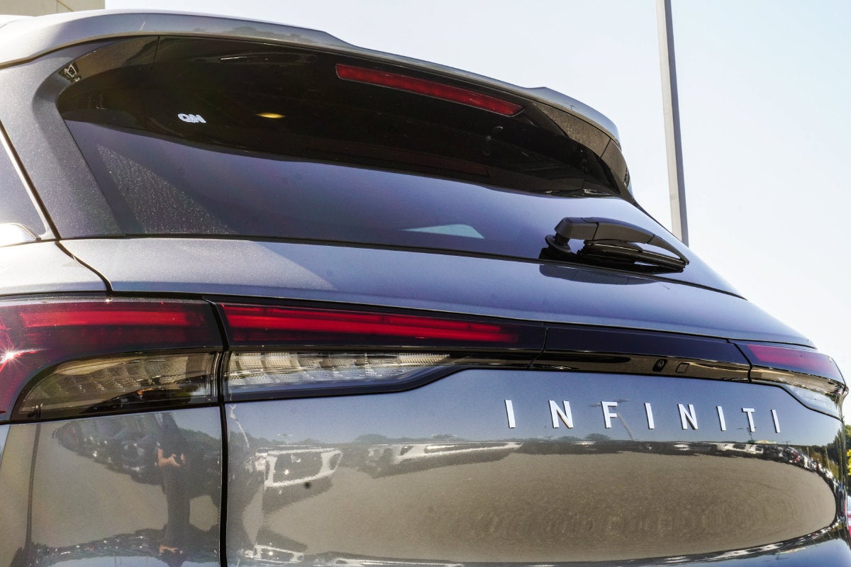2027 INFINITI QX60 LUXE