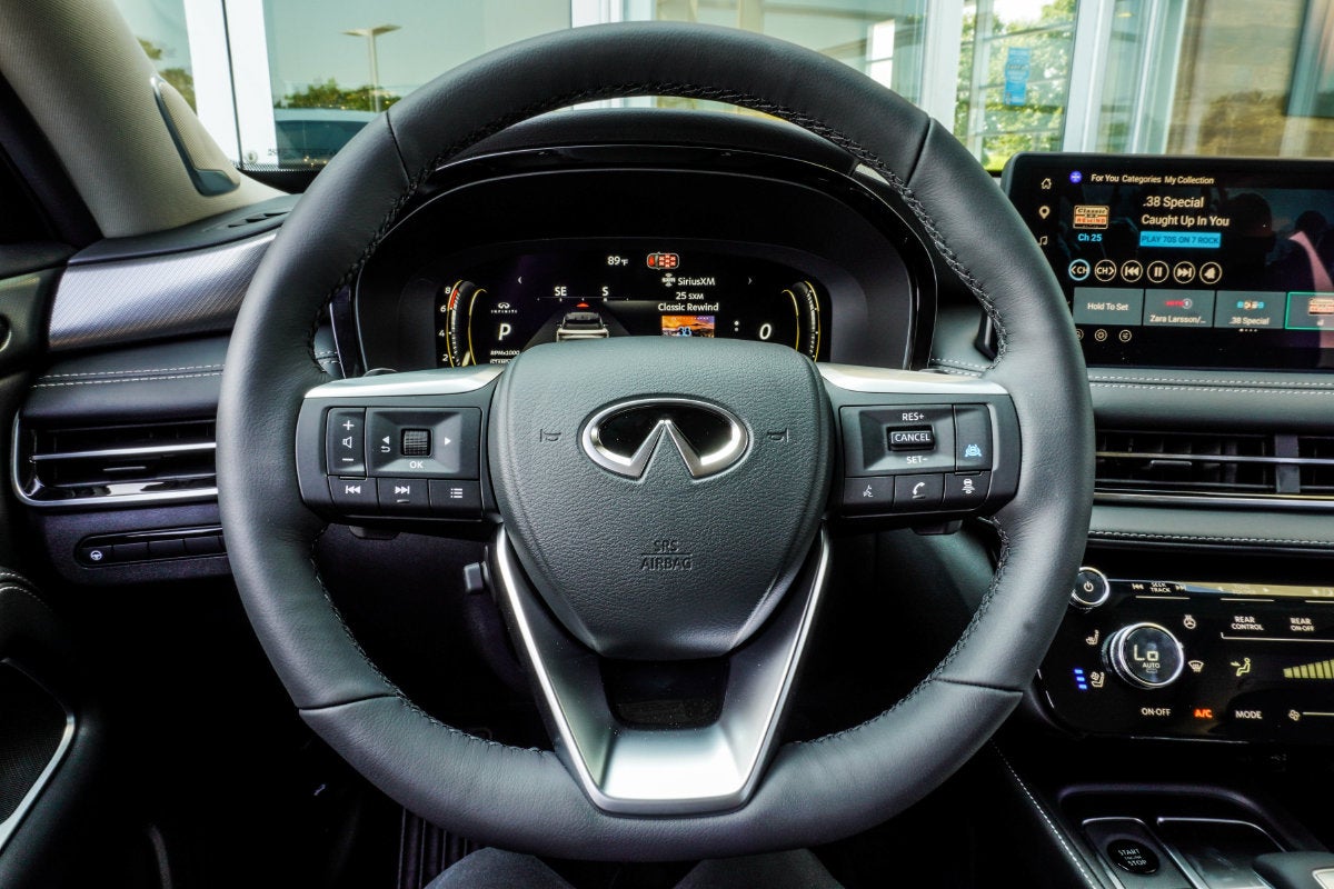 2027 INFINITI QX60 LUXE
