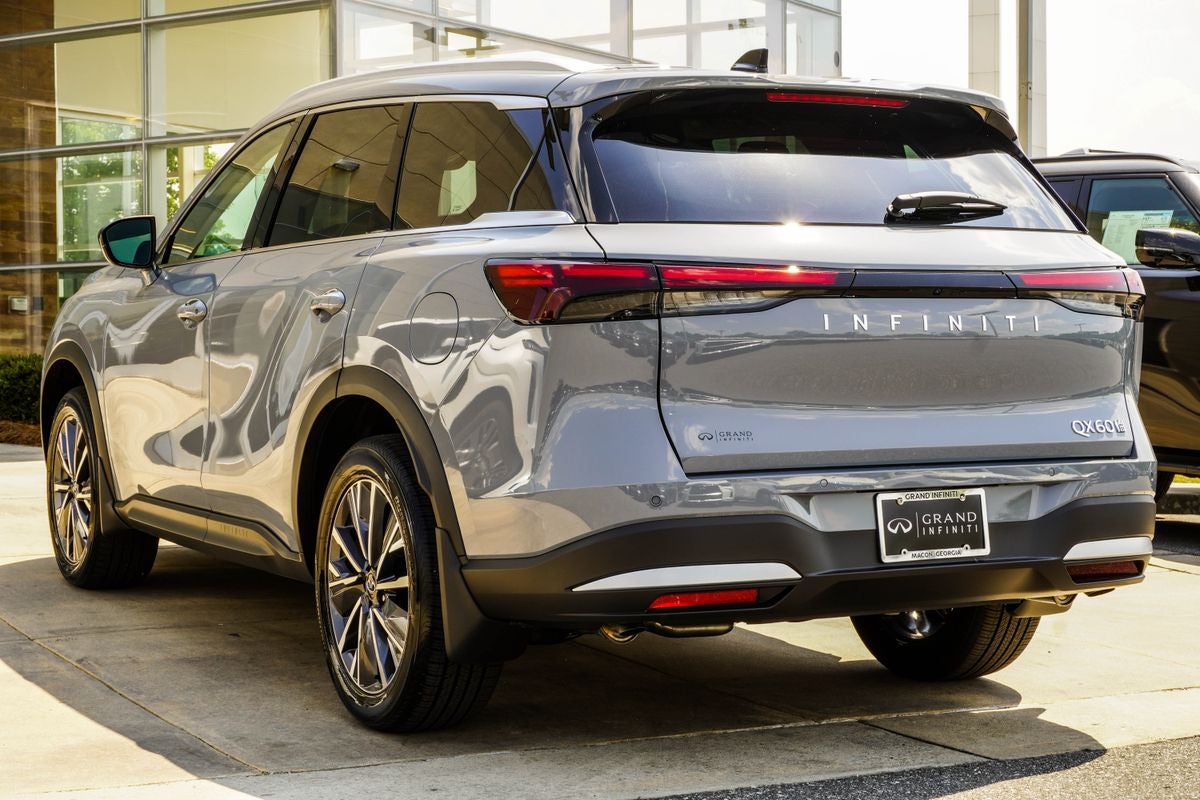 2027 INFINITI QX60 LUXE