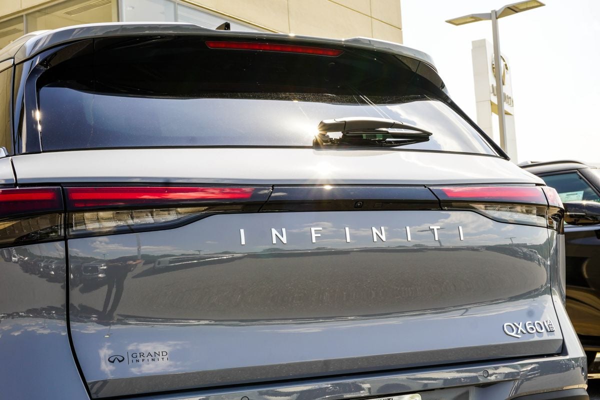 2027 INFINITI QX60 LUXE