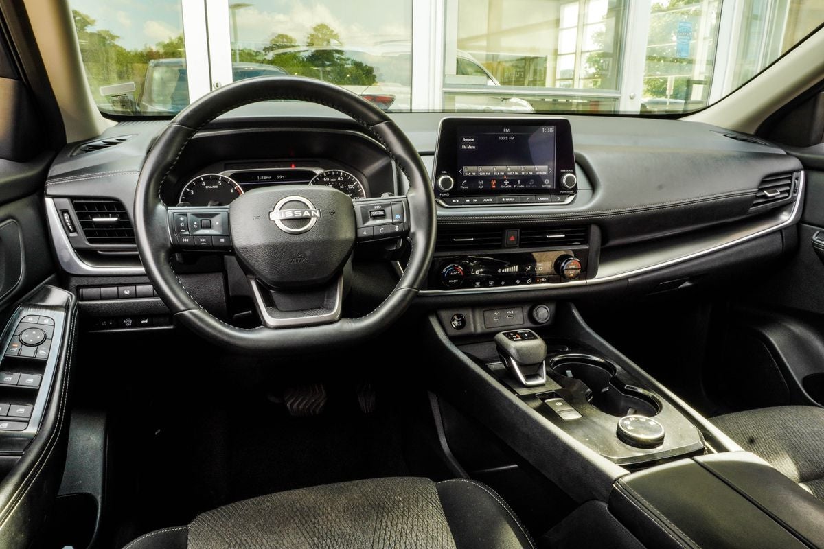 2025 Nissan Rogue SV