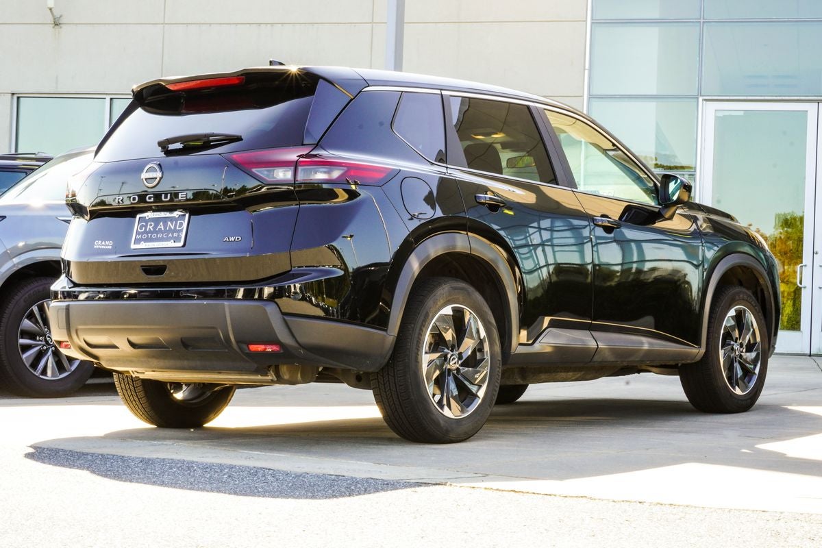 2025 Nissan Rogue SV