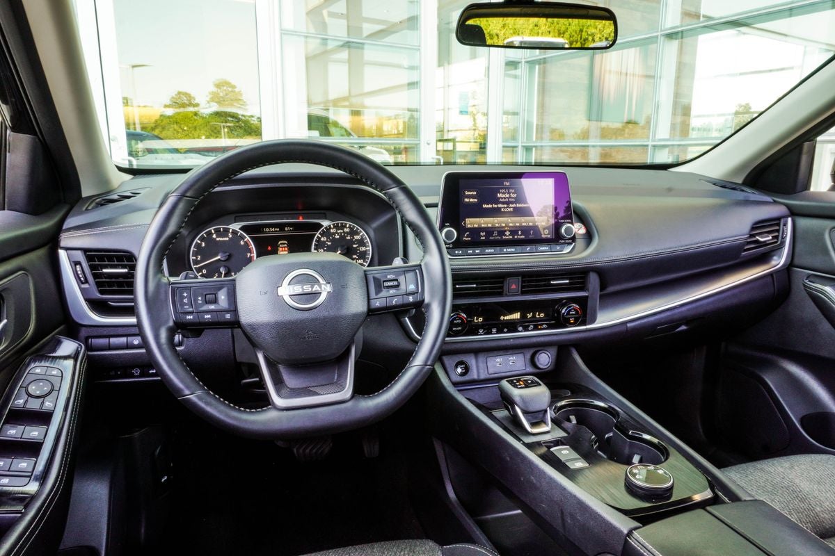 2025 Nissan Rogue SV
