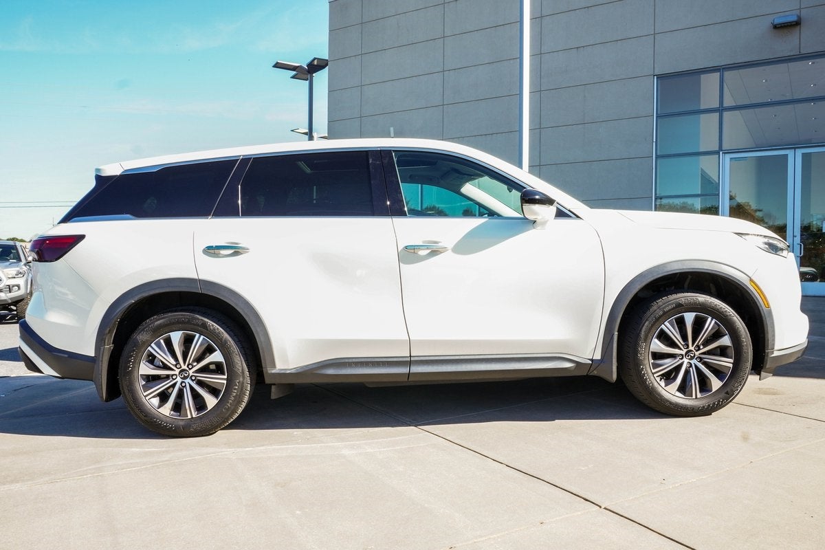 2023 INFINITI QX60 PURE