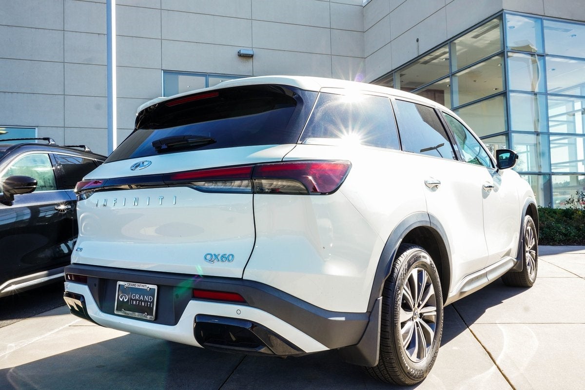 2023 INFINITI QX60 PURE