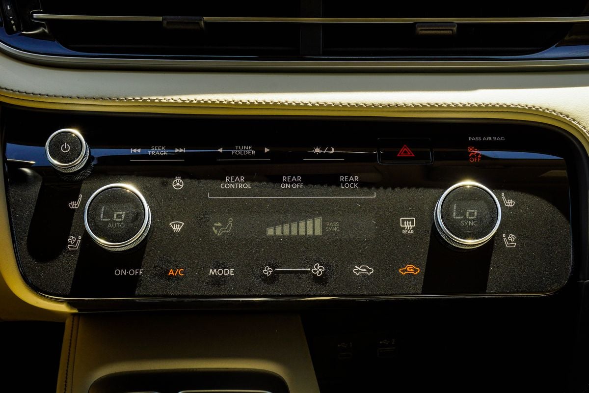 2023 INFINITI QX60 LUXE