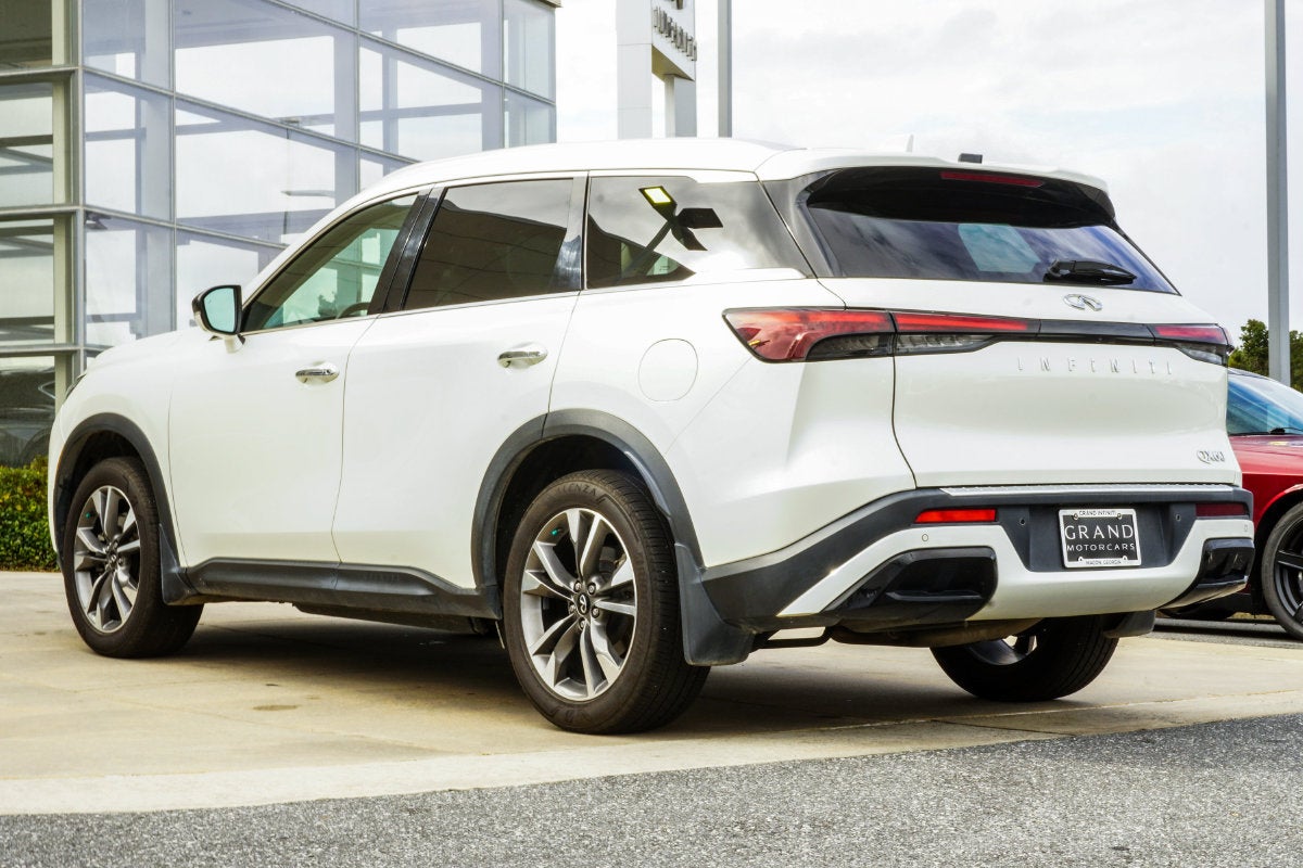 2023 INFINITI QX60 LUXE