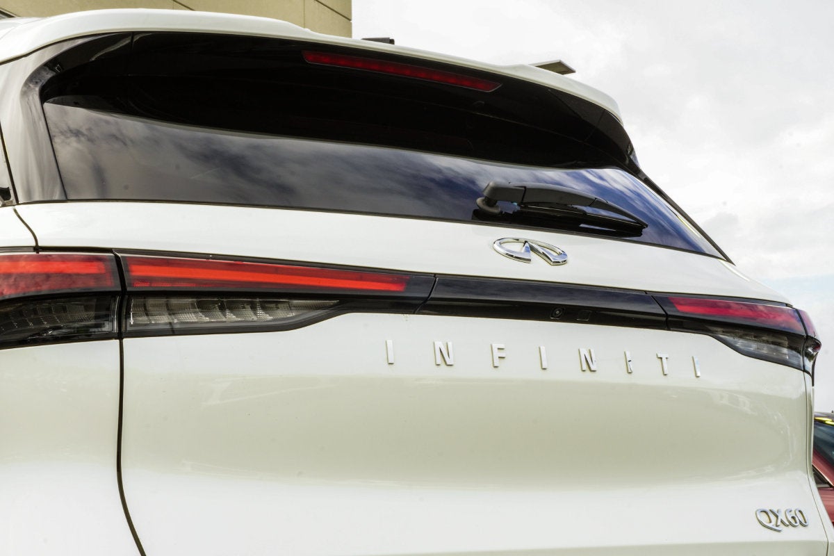 2023 INFINITI QX60 LUXE