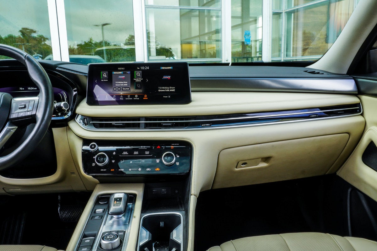 2023 INFINITI QX60 LUXE