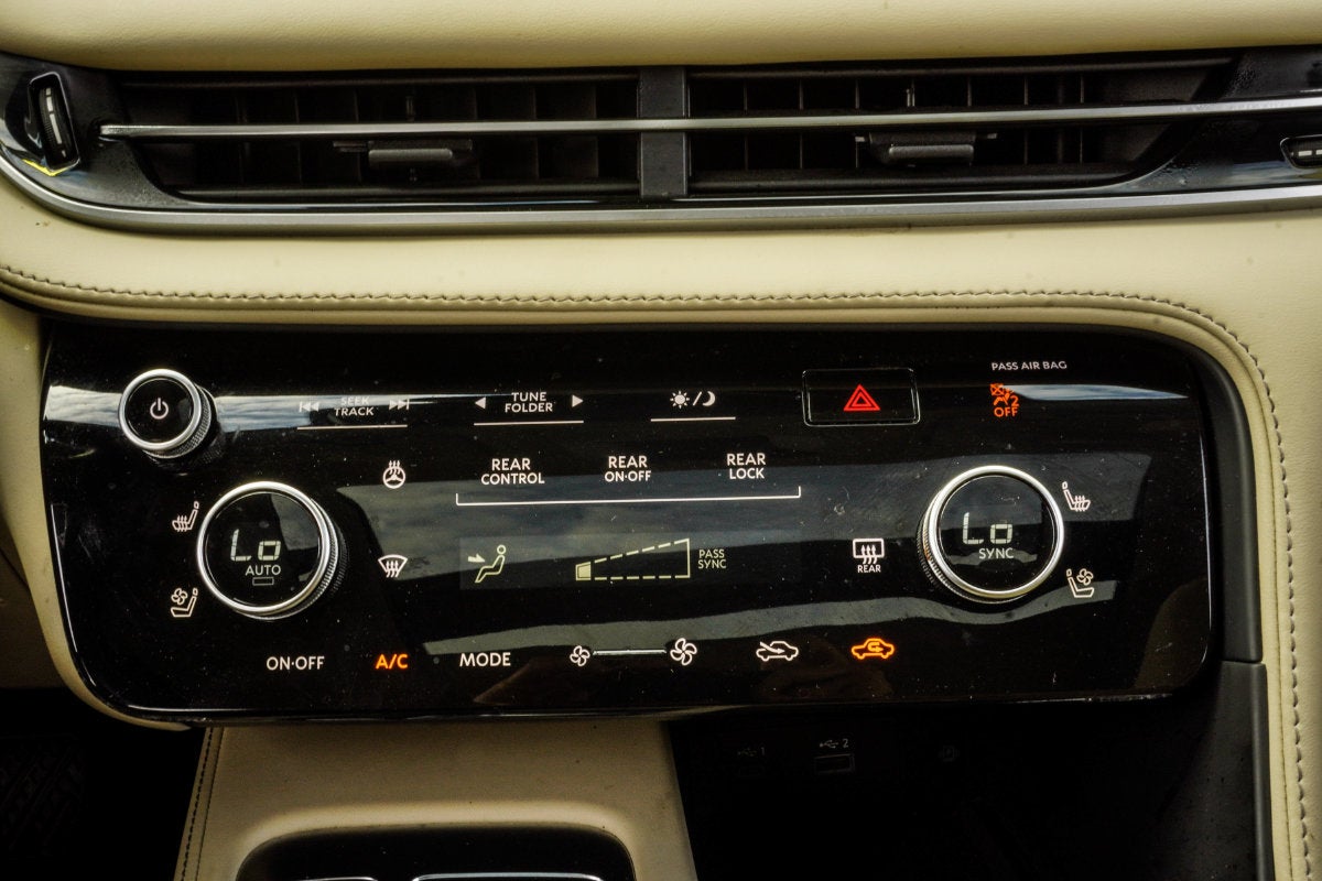 2023 INFINITI QX60 LUXE