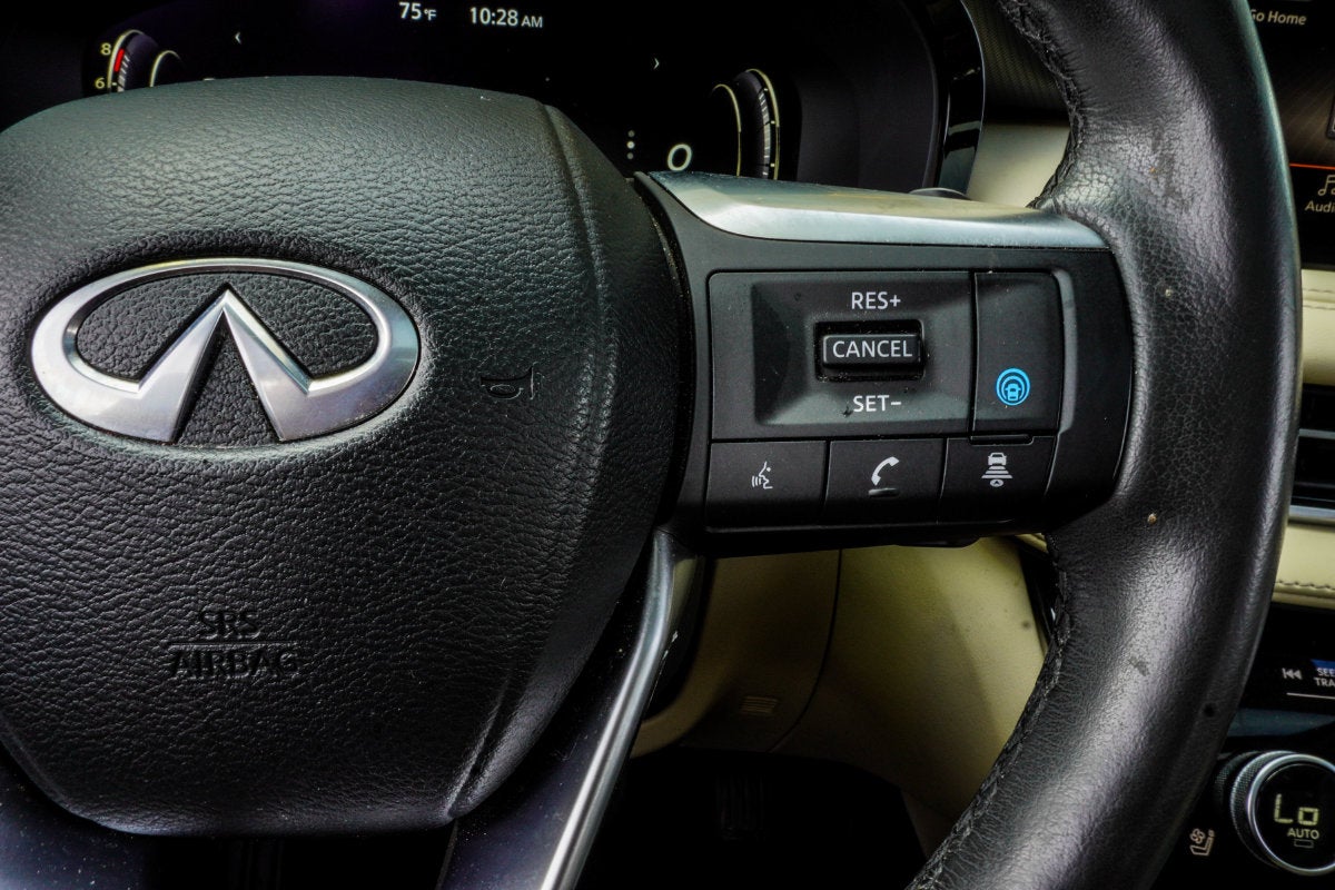 2023 INFINITI QX60 LUXE