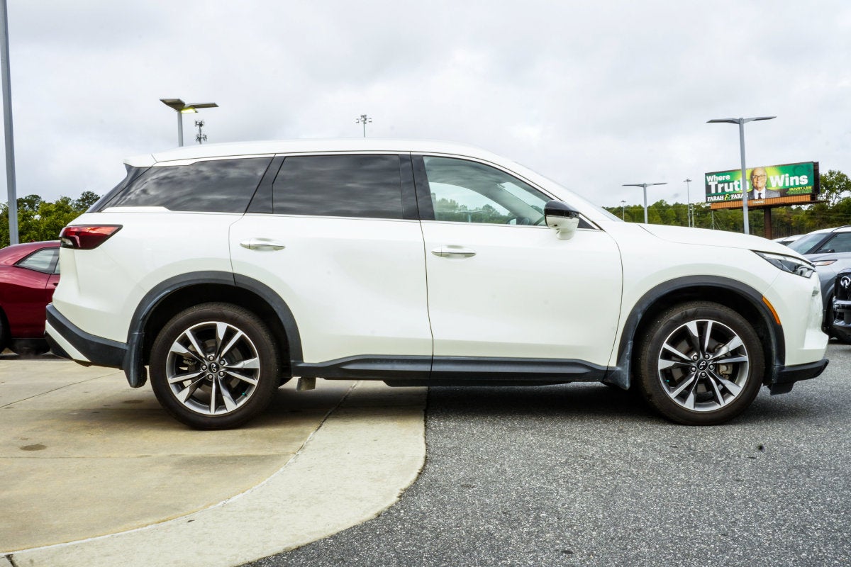 2023 INFINITI QX60 LUXE