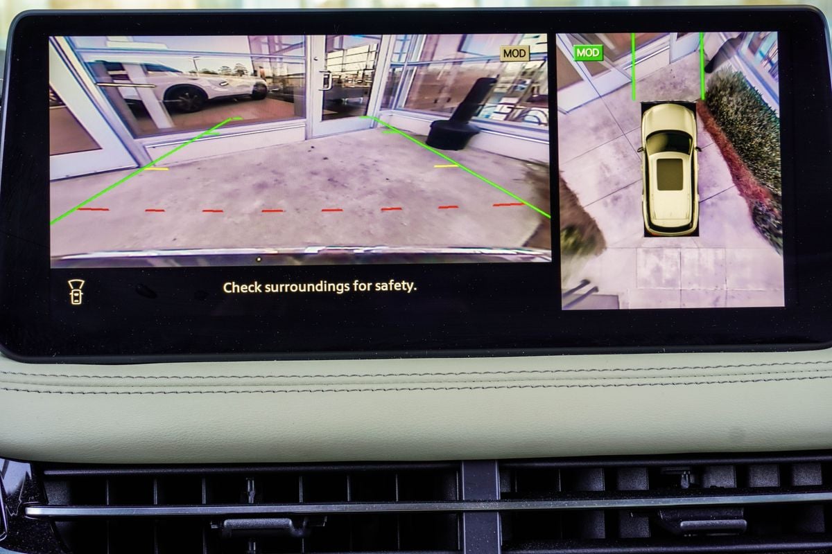 2023 INFINITI QX60 LUXE