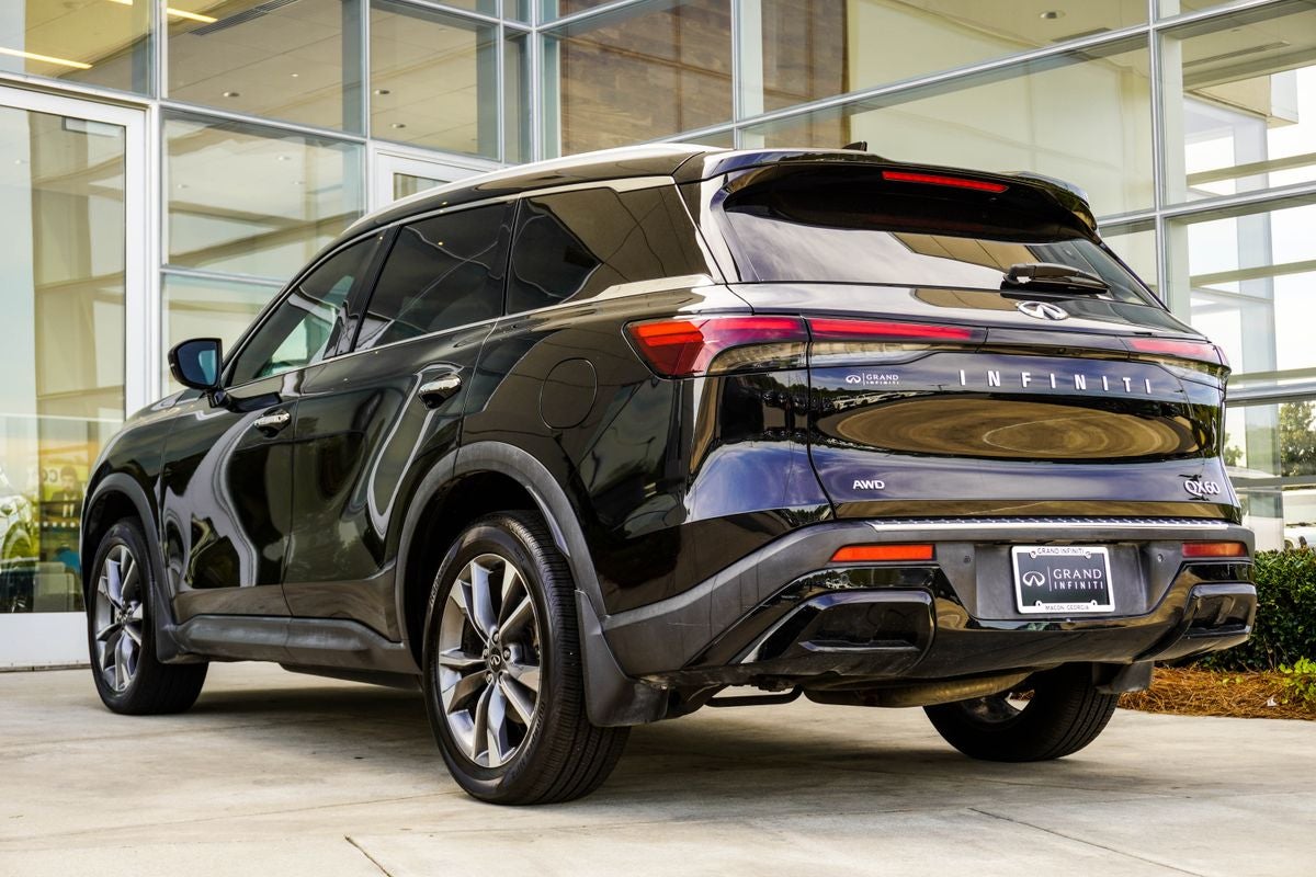 2023 INFINITI QX60 LUXE