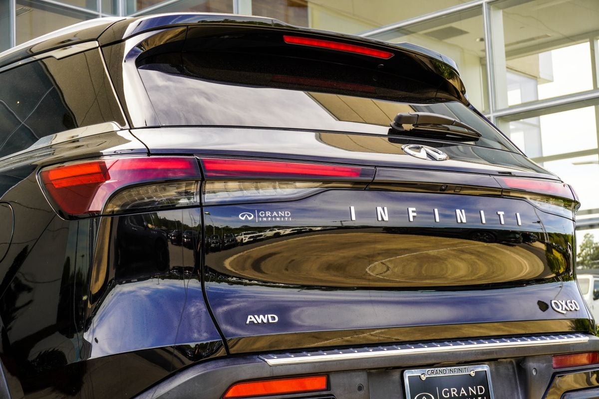 2023 INFINITI QX60 LUXE