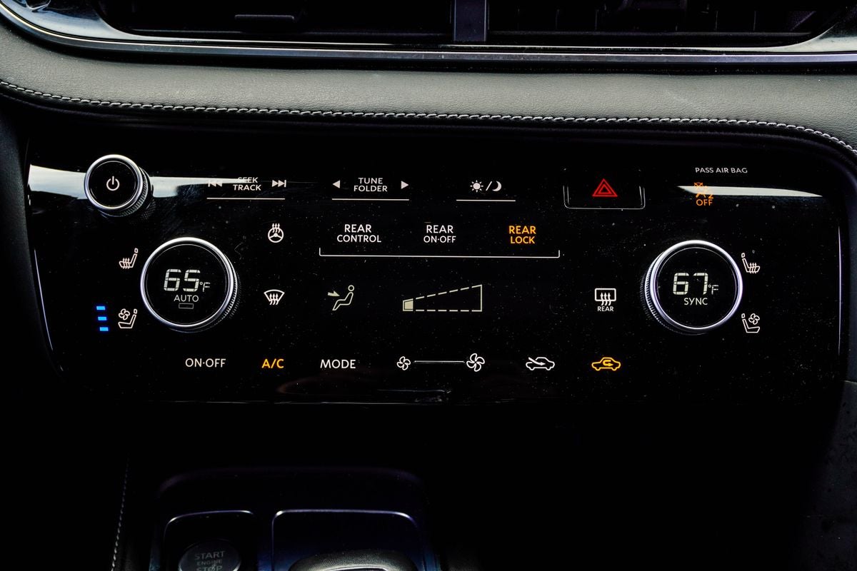 2023 INFINITI QX60 LUXE