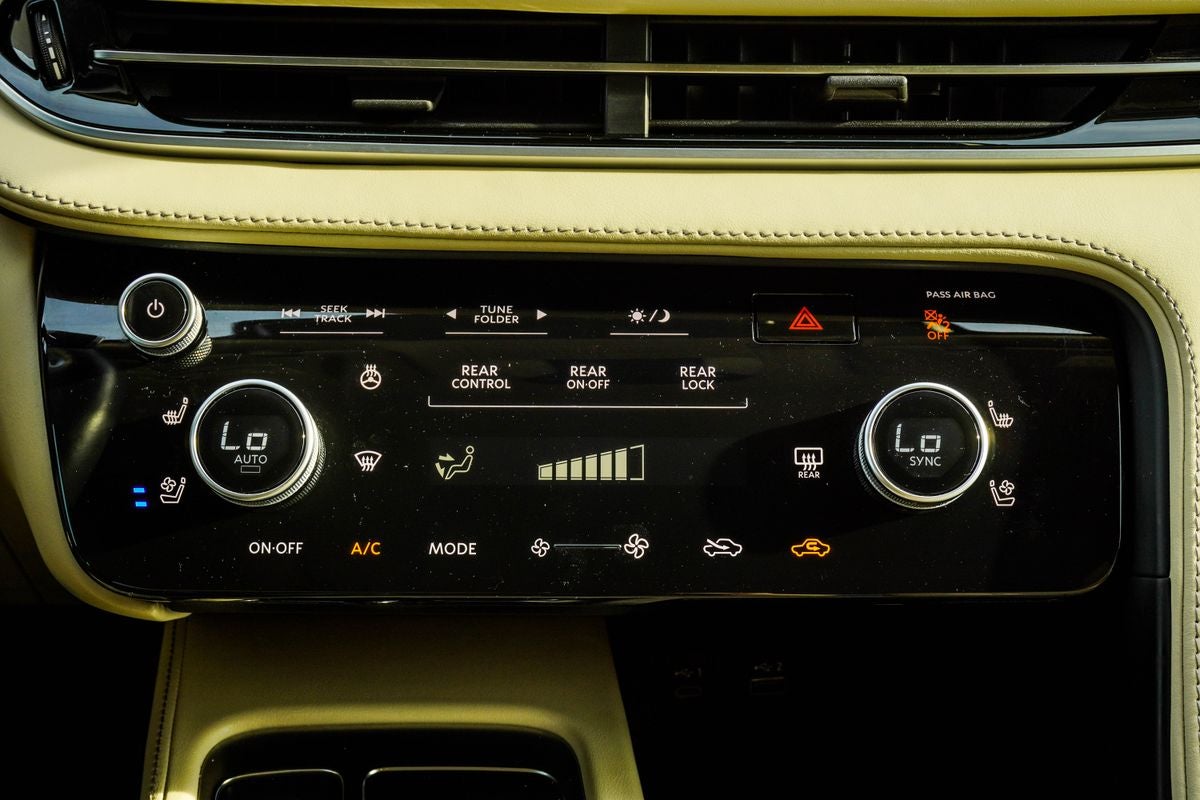 2023 INFINITI QX60 LUXE