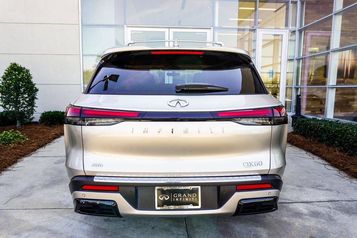 2023 INFINITI QX60 LUXE