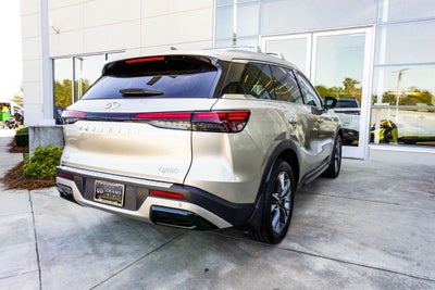 2023 INFINITI QX60 LUXE