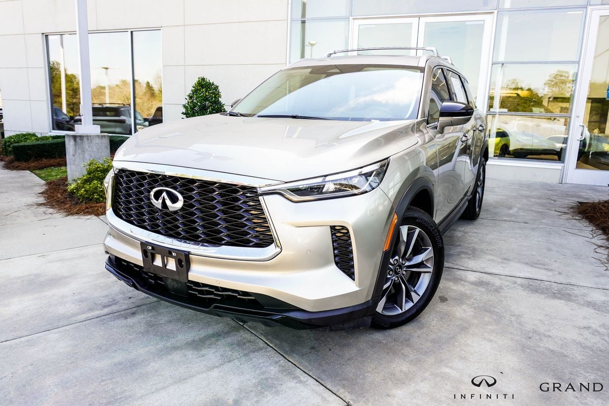 2023 INFINITI QX60 LUXE
