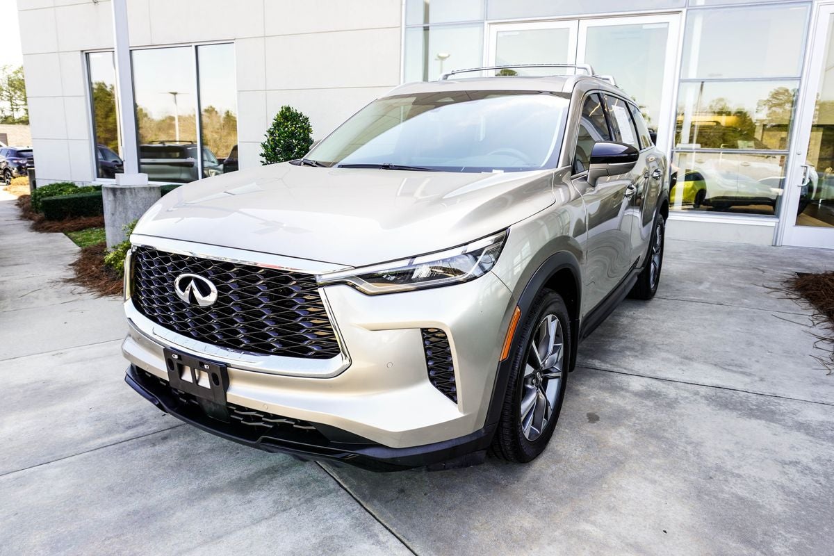 2023 INFINITI QX60 LUXE