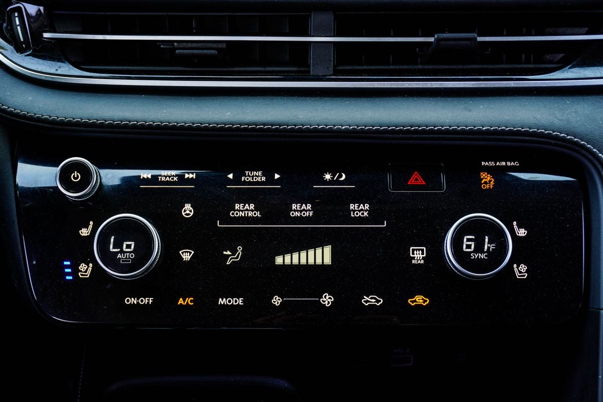 2023 INFINITI QX60 LUXE