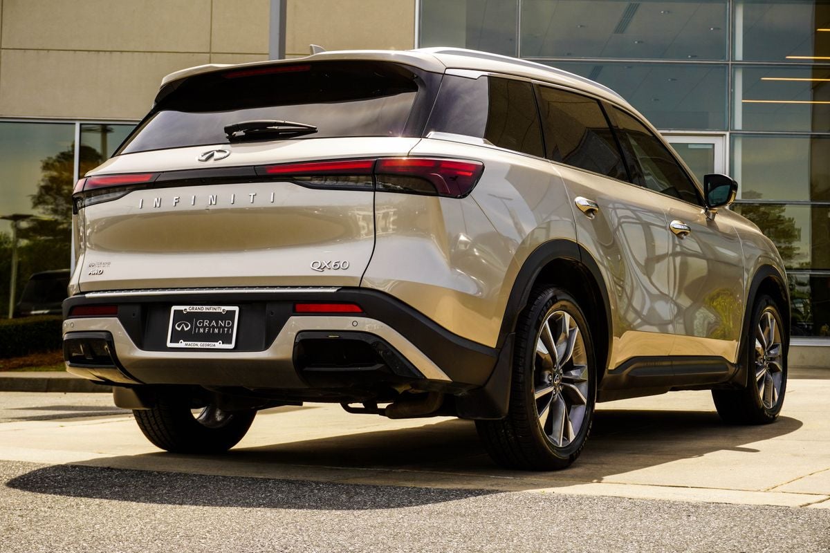 2023 INFINITI QX60 LUXE