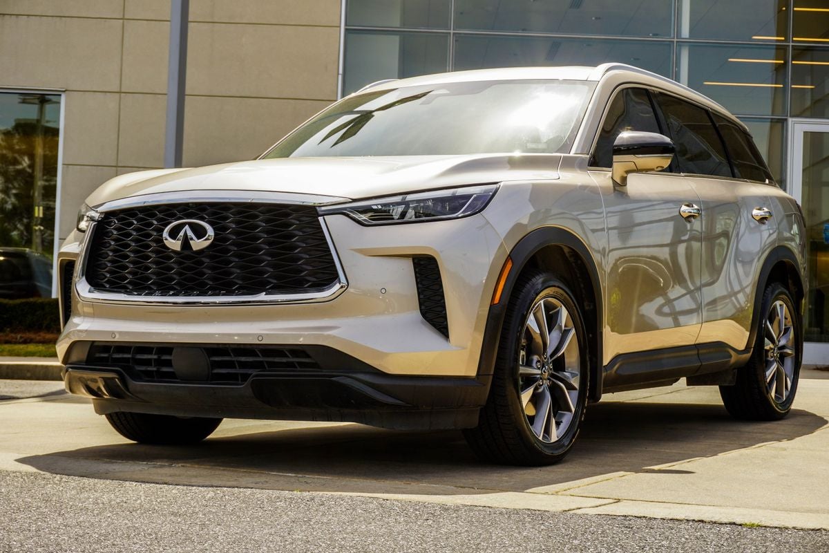 2023 INFINITI QX60 LUXE