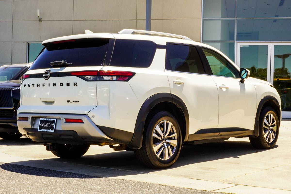 2023 Nissan Pathfinder SL
